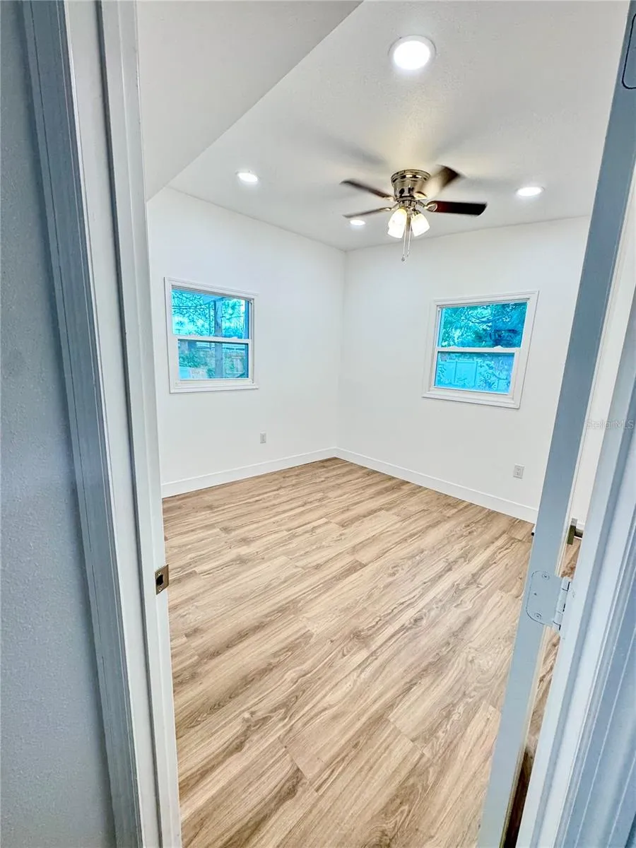 7913 TIDEWATER TRAIL Tampa, FL 33619