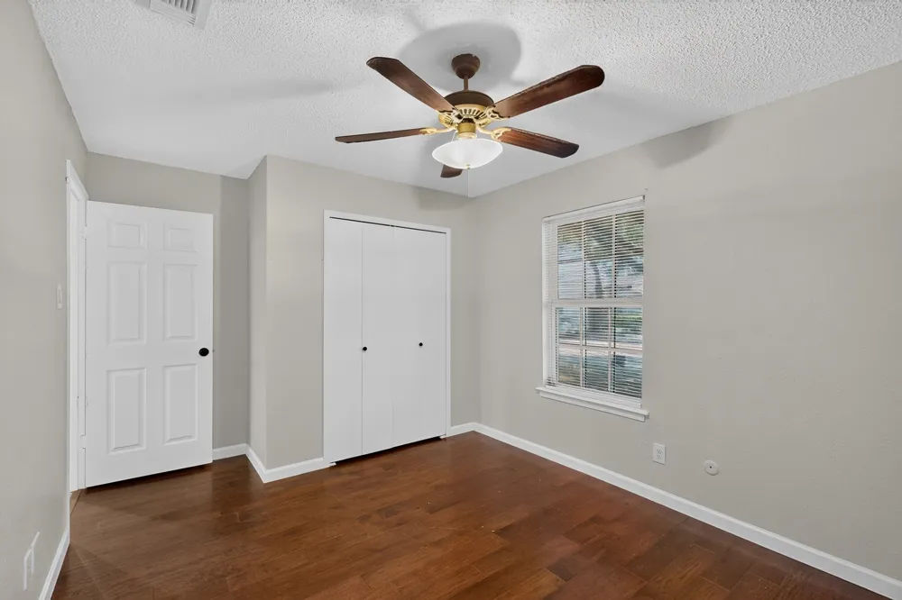 2441 Lakeshore Drive Grand Prairie, TX 75051