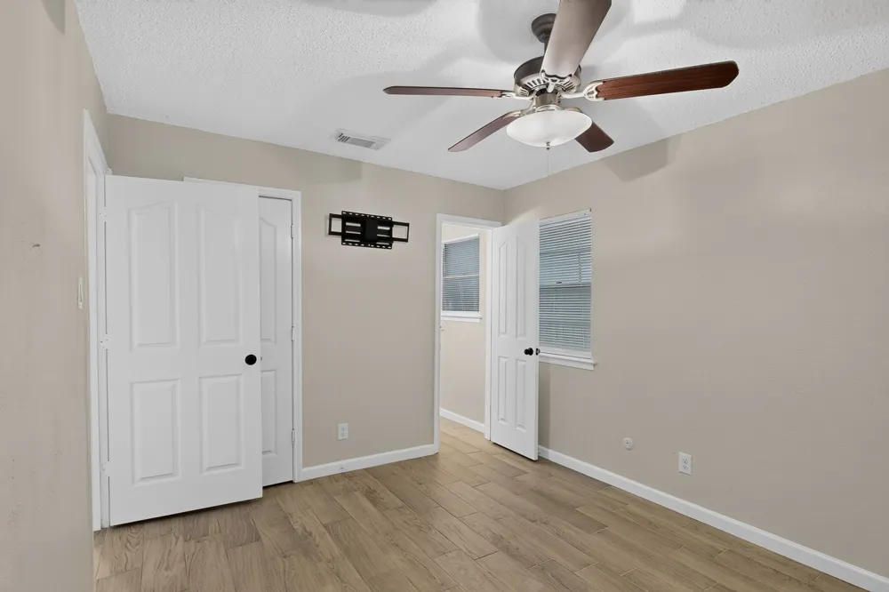 2441 Lakeshore Drive Grand Prairie, TX 75051