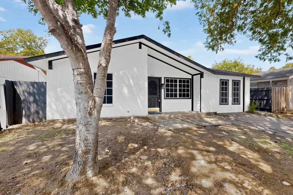 2441 Lakeshore Drive Grand Prairie, TX 75051