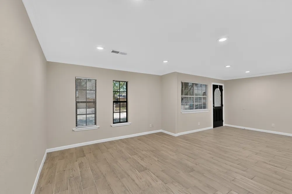 2441 Lakeshore Drive Grand Prairie, TX 75051
