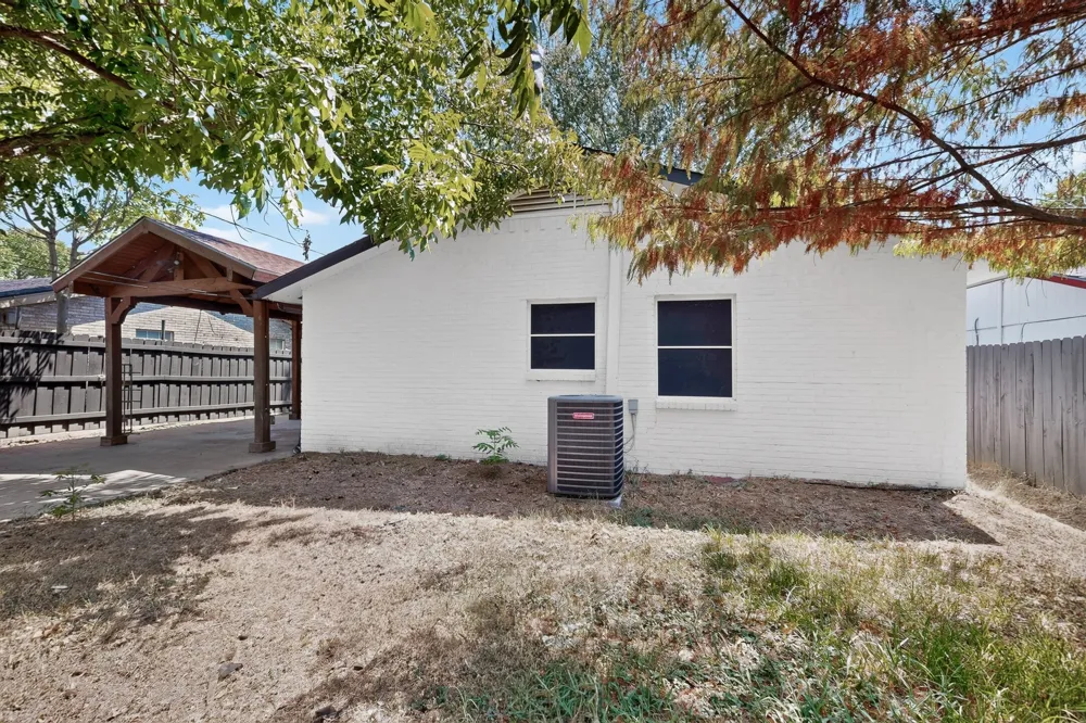 2441 Lakeshore Drive Grand Prairie, TX 75051