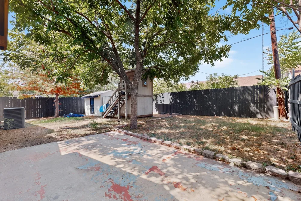 2441 Lakeshore Drive Grand Prairie, TX 75051