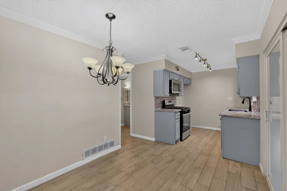 2441 Lakeshore Drive Grand Prairie, TX 75051