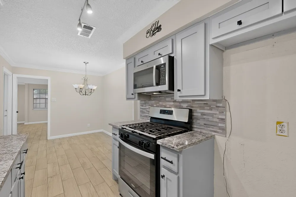 2441 Lakeshore Drive Grand Prairie, TX 75051