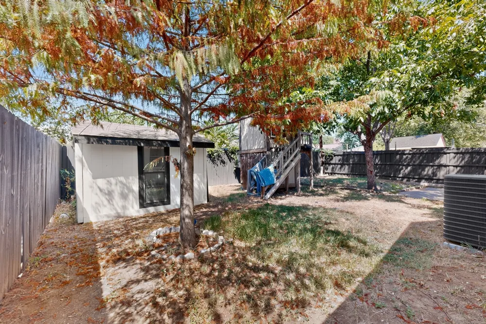 2441 Lakeshore Drive Grand Prairie, TX 75051