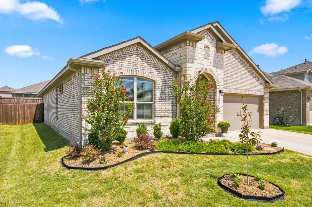 1129 Blackhorse Trail Fort Worth, TX 76247
