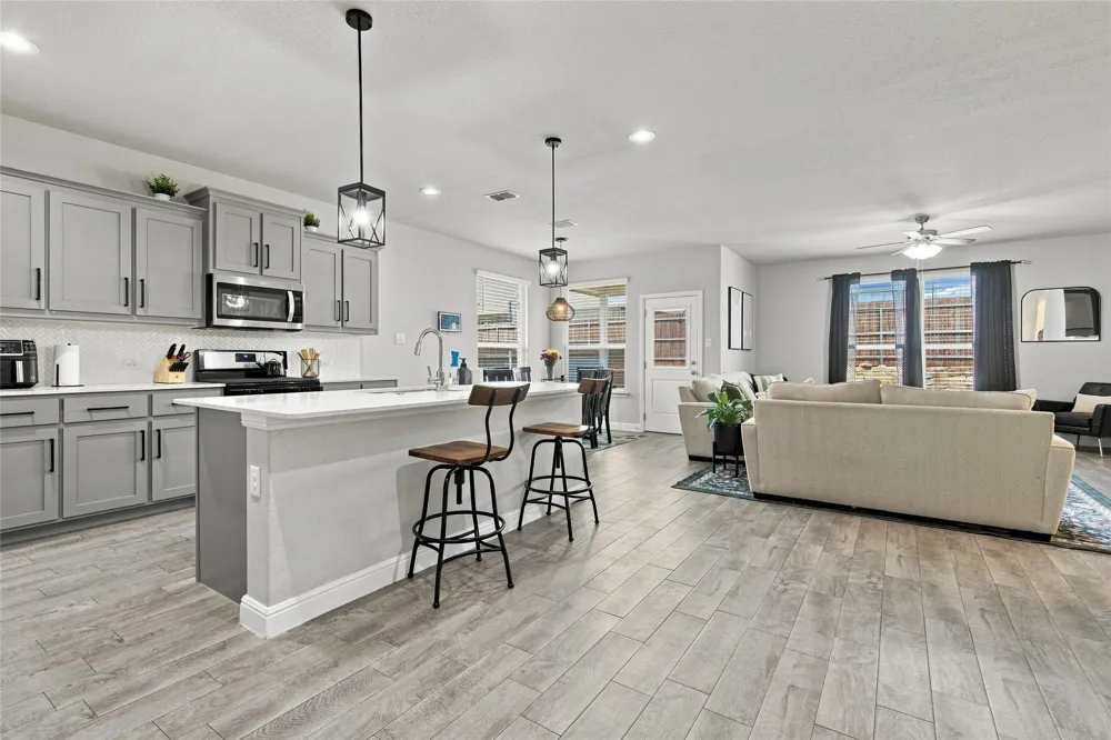 1129 Blackhorse Trail Fort Worth, TX 76247