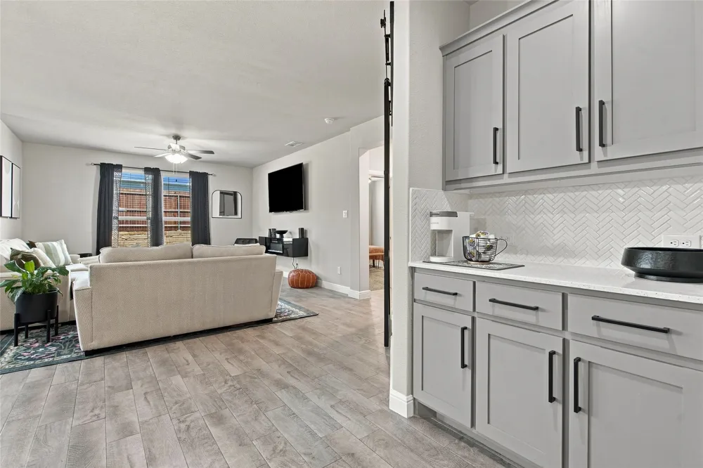 1129 Blackhorse Trail Fort Worth, TX 76247