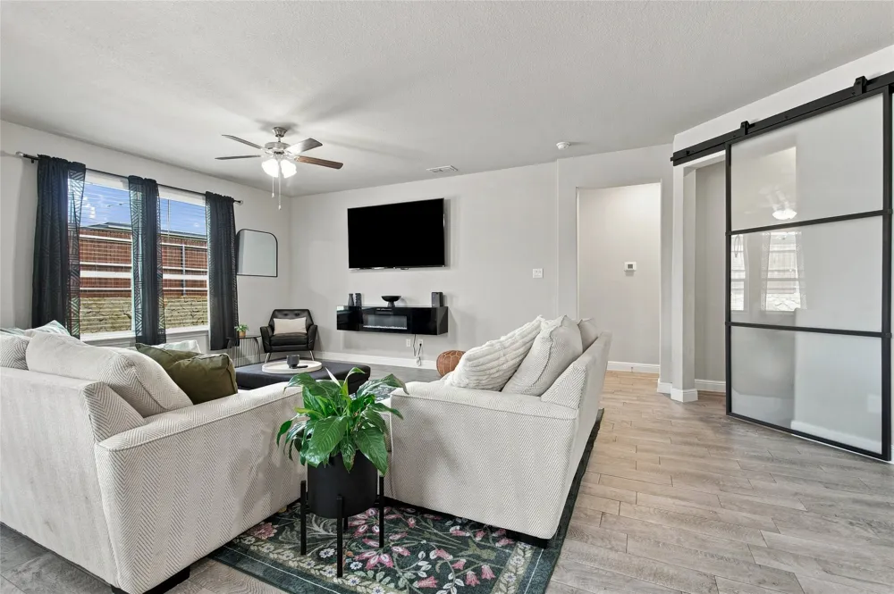 1129 Blackhorse Trail Fort Worth, TX 76247
