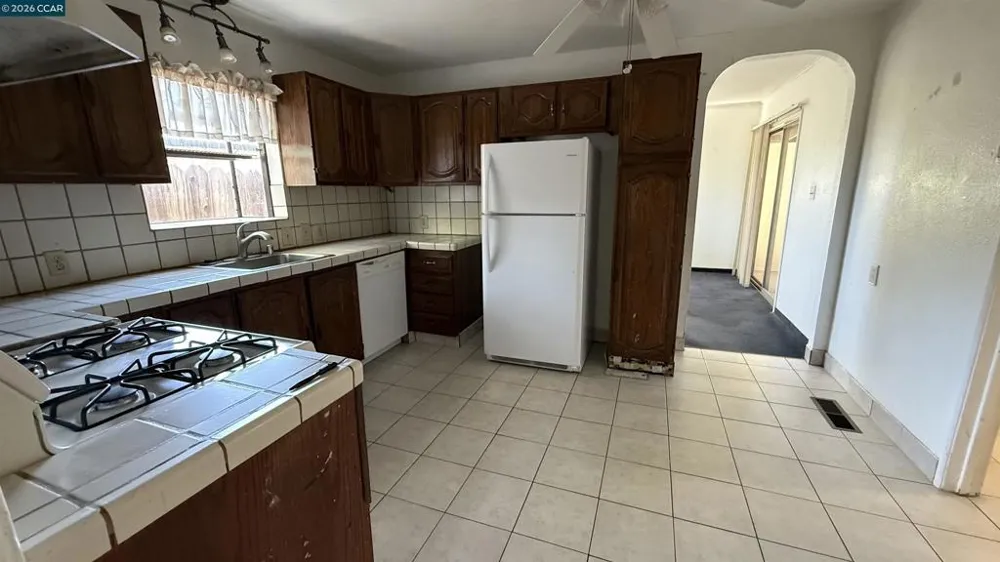 176 Sequoia Dr Pittsburg, CA 94565