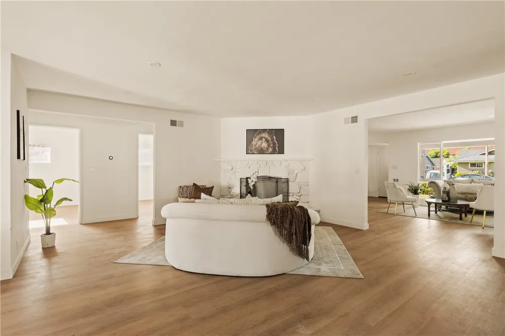 436 Hoover Orange, CA 92867
