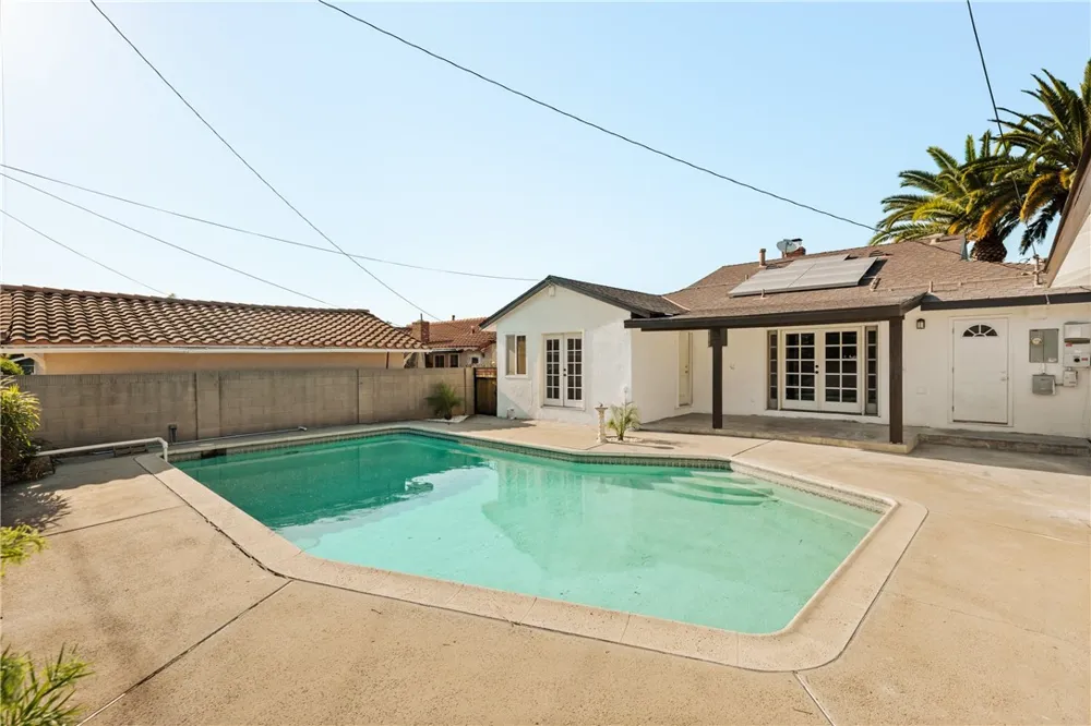 436 Hoover Orange, CA 92867