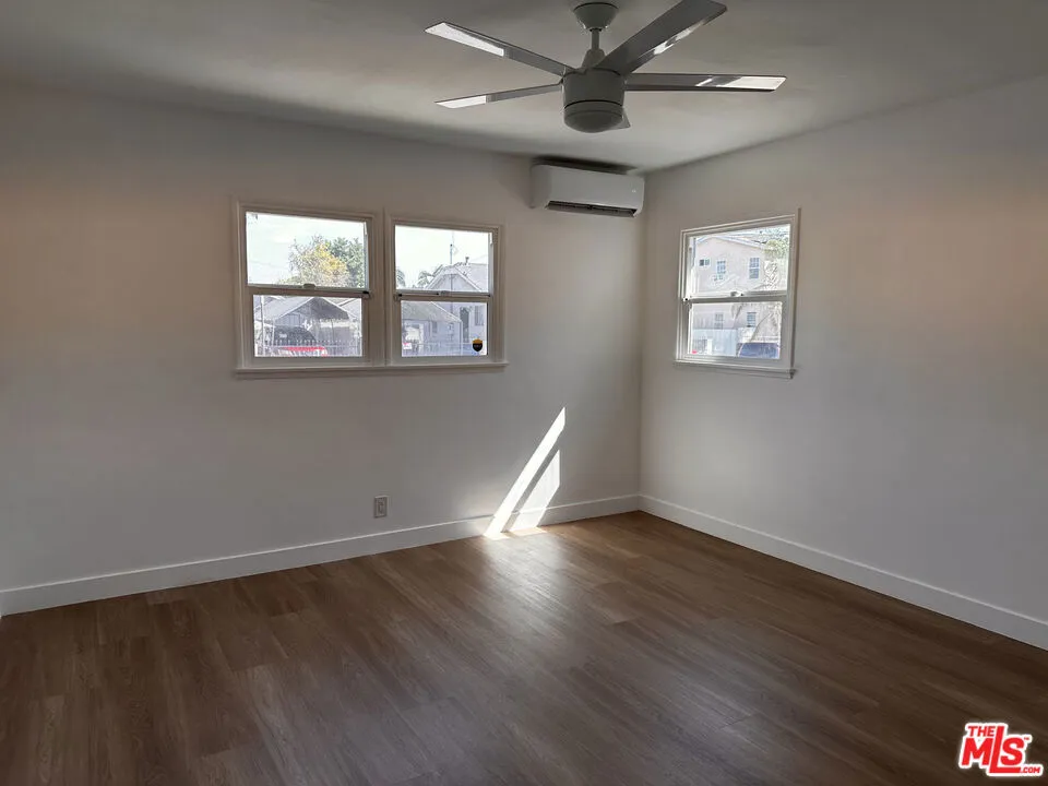 1160 Fries Avenue Wilmington, CA 90744