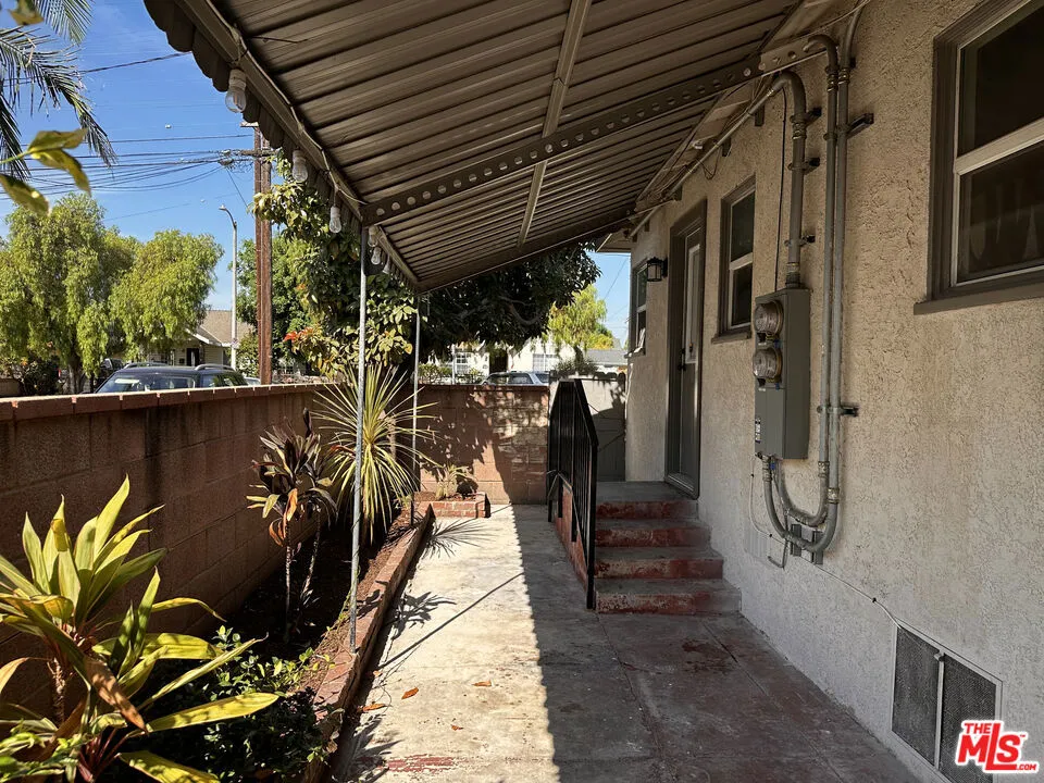 1160 Fries Avenue Wilmington, CA 90744
