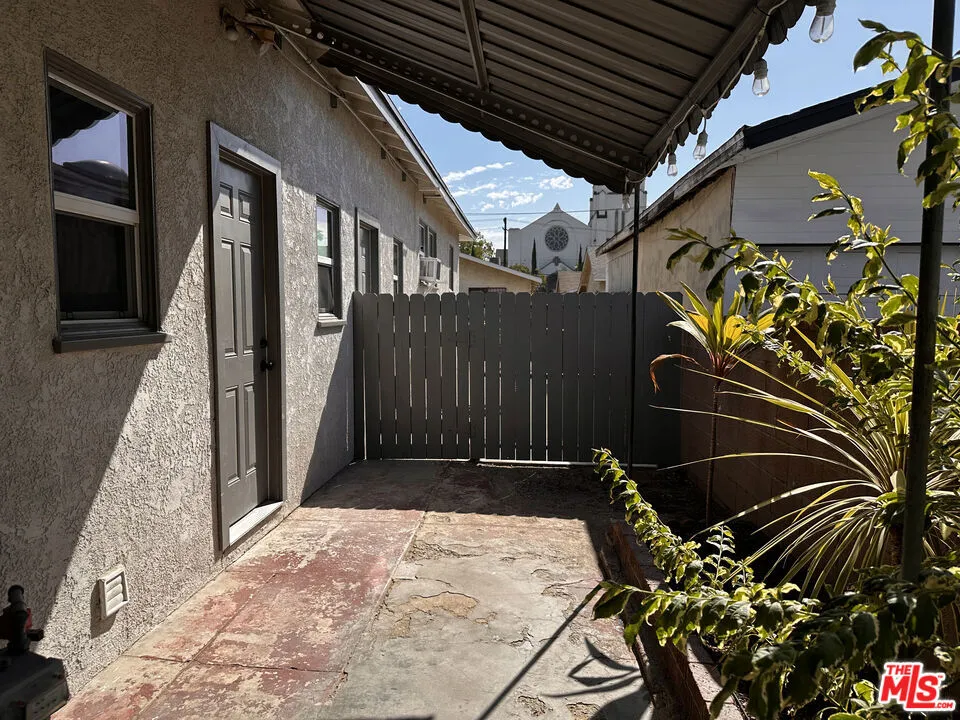 1160 Fries Avenue Wilmington, CA 90744