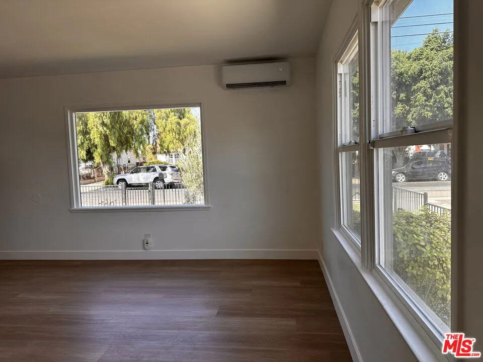 1160 Fries Avenue Wilmington, CA 90744