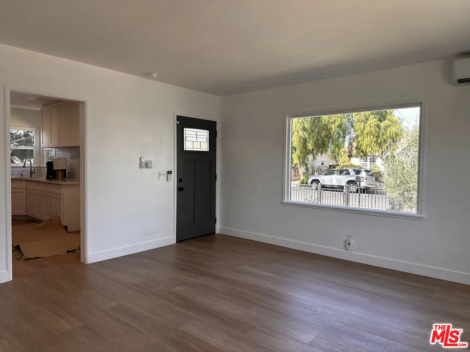 1160 Fries Avenue Wilmington, CA 90744