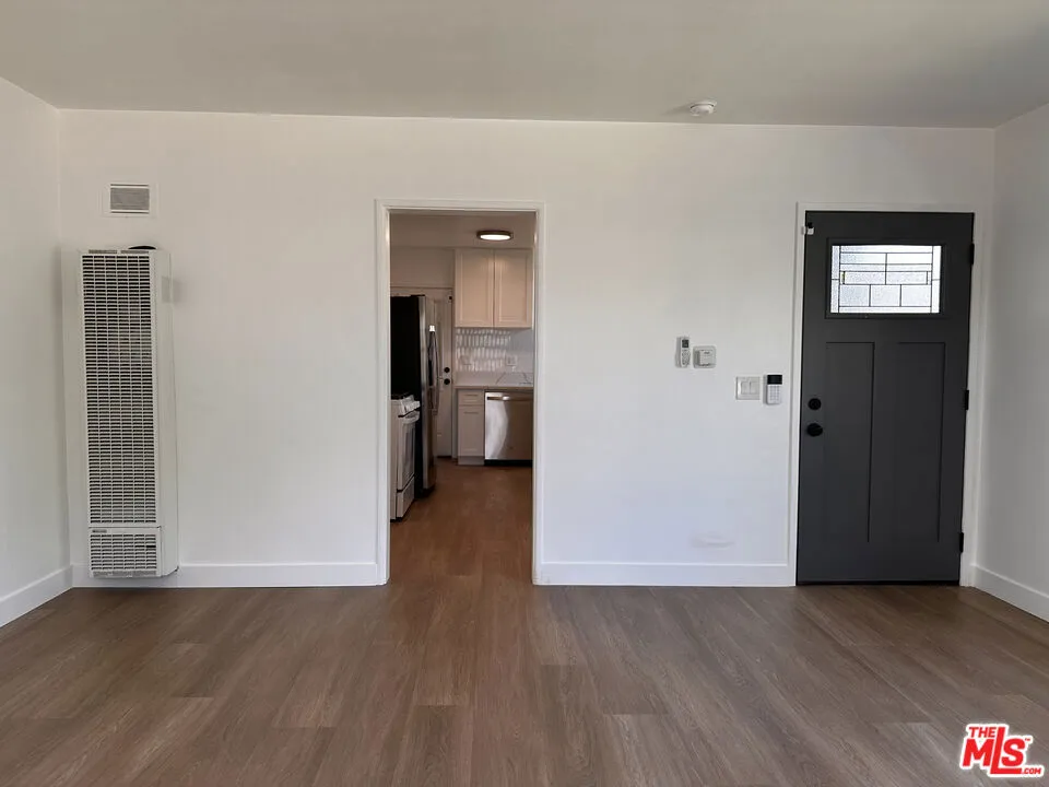 1160 Fries Avenue Wilmington, CA 90744