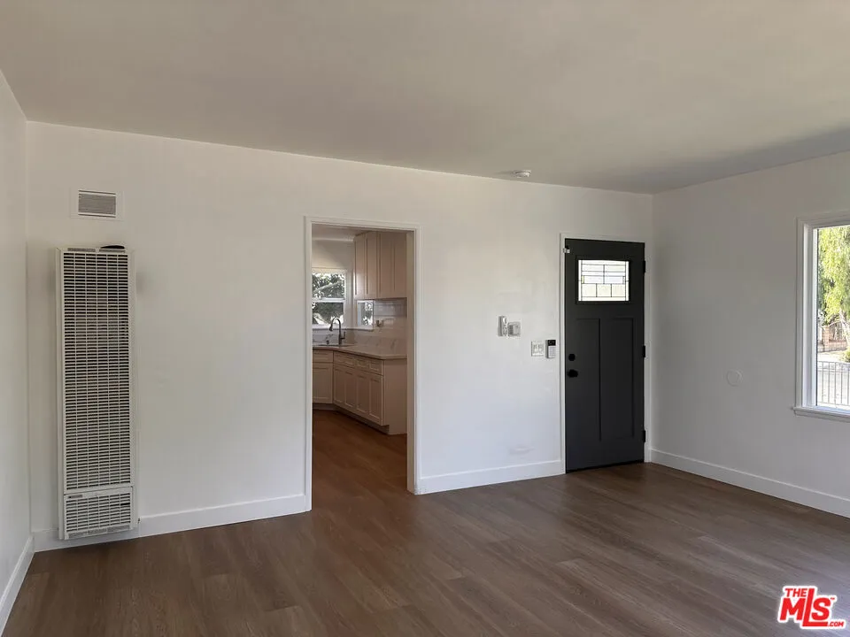 1160 Fries Avenue Wilmington, CA 90744