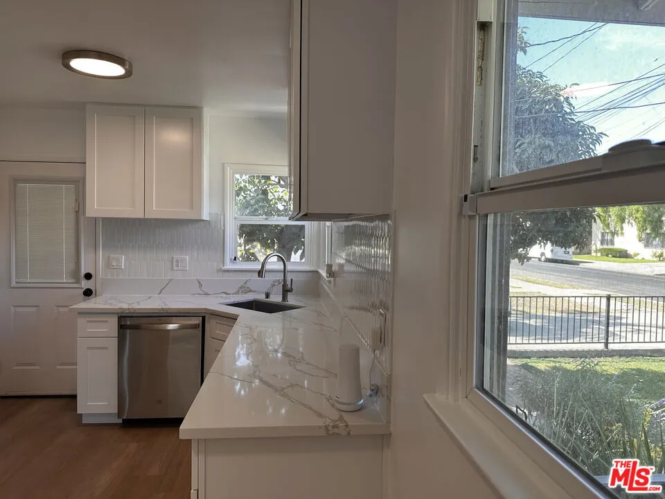 1160 Fries Avenue Wilmington, CA 90744