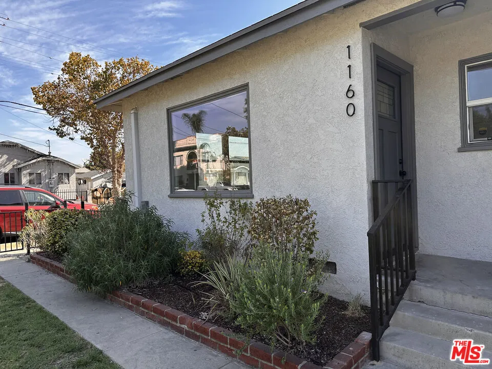 1160 Fries Avenue Wilmington, CA 90744