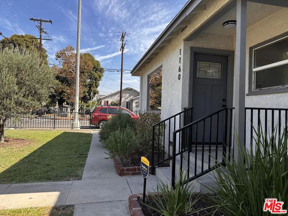 1160 Fries Avenue Wilmington, CA 90744