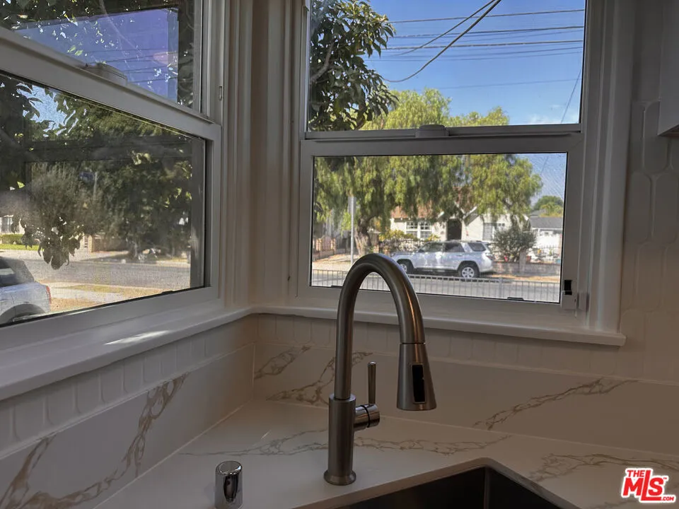 1160 Fries Avenue Wilmington, CA 90744