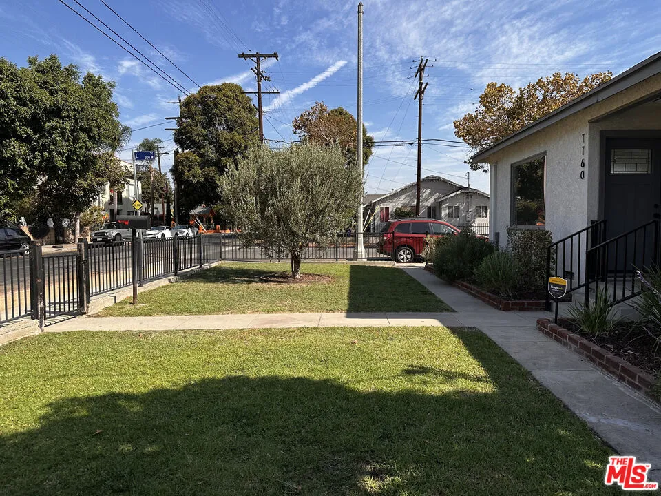 1160 Fries Avenue Wilmington, CA 90744
