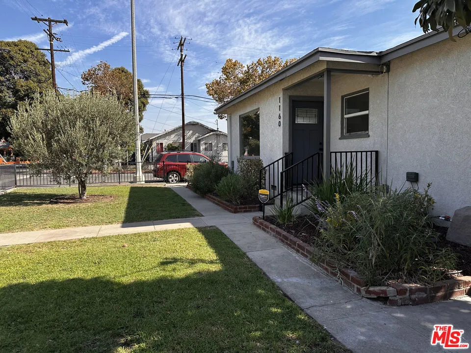 1160 Fries Avenue Wilmington, CA 90744