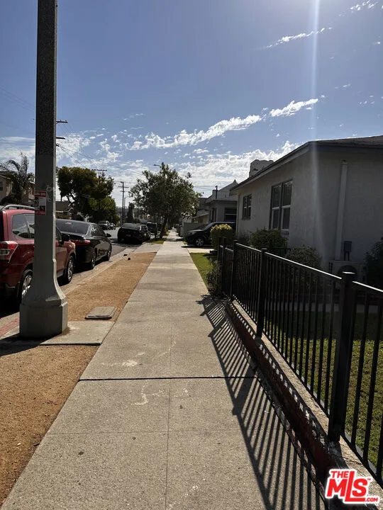 1160 Fries Avenue Wilmington, CA 90744