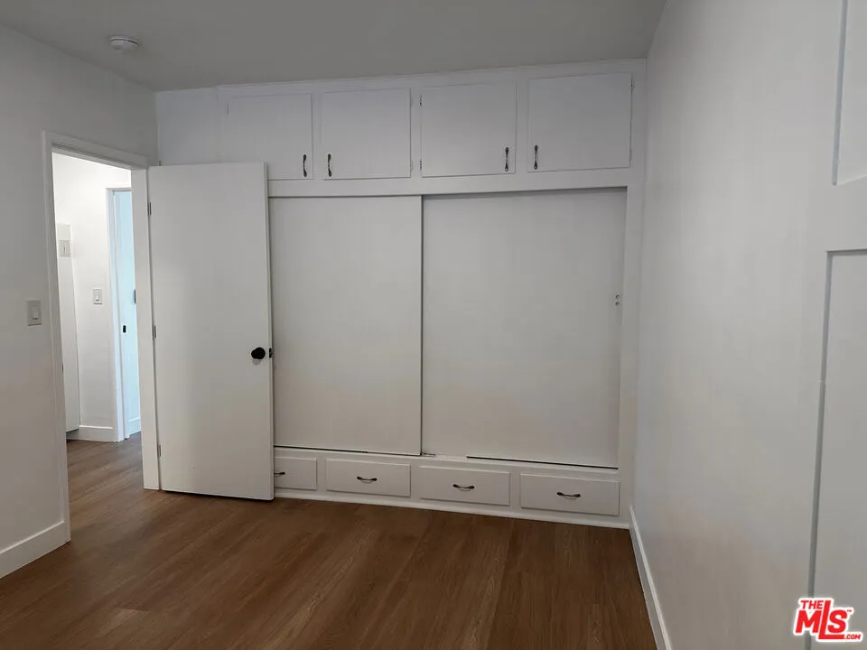 1160 Fries Avenue Wilmington, CA 90744