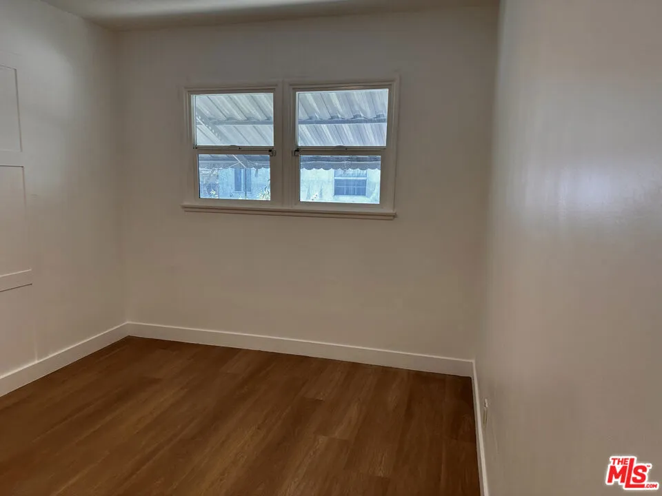 1160 Fries Avenue Wilmington, CA 90744