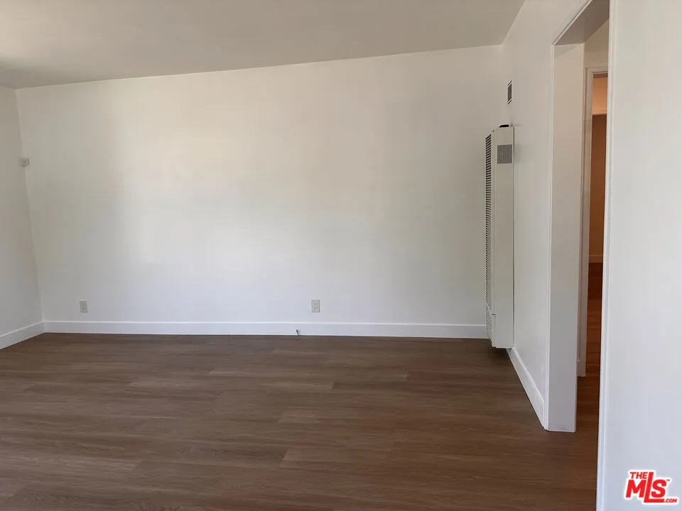 1160 Fries Avenue Wilmington, CA 90744