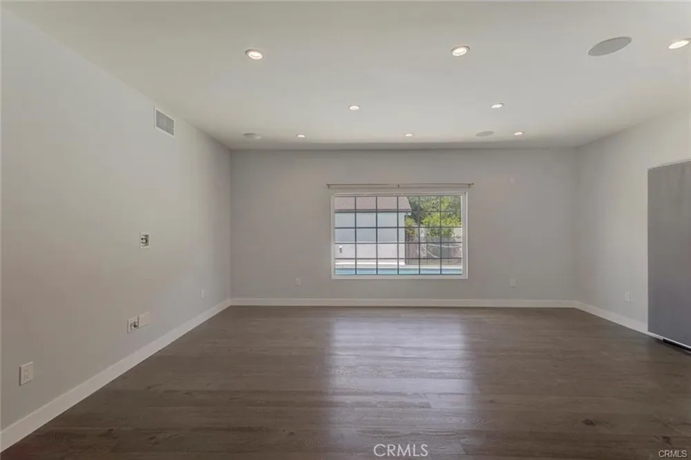 523 E Fairmount Burbank, CA 91501
