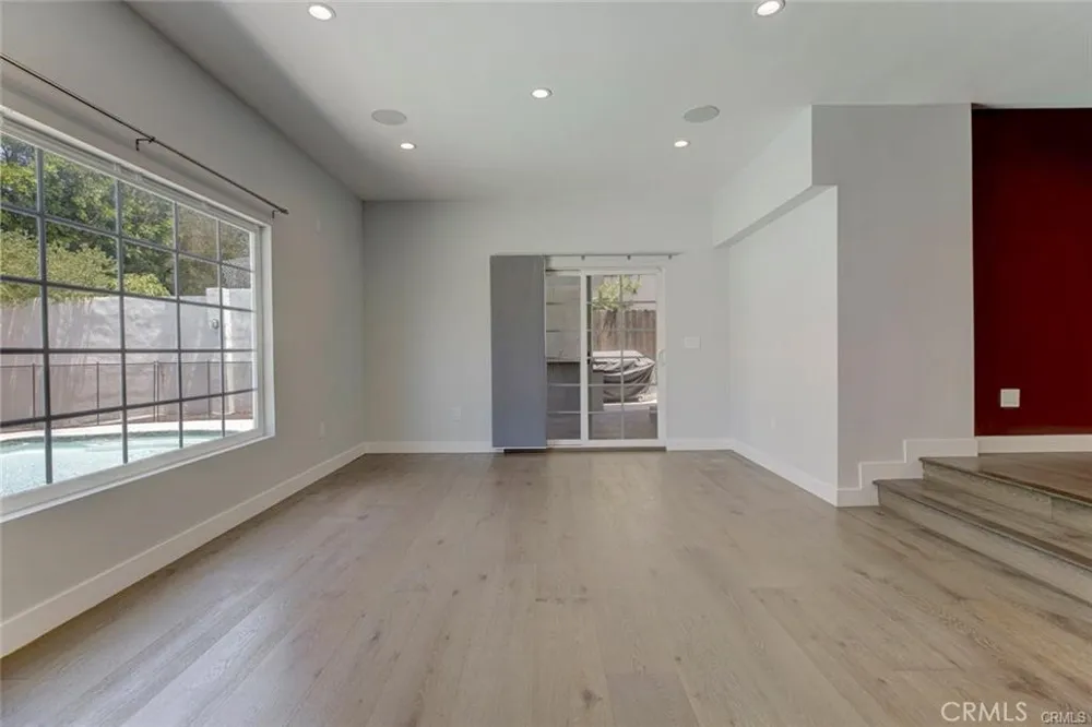 523 E Fairmount Burbank, CA 91501