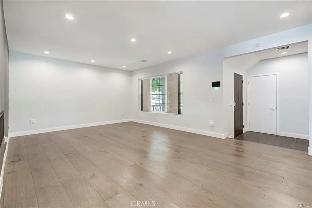 523 E Fairmount Burbank, CA 91501
