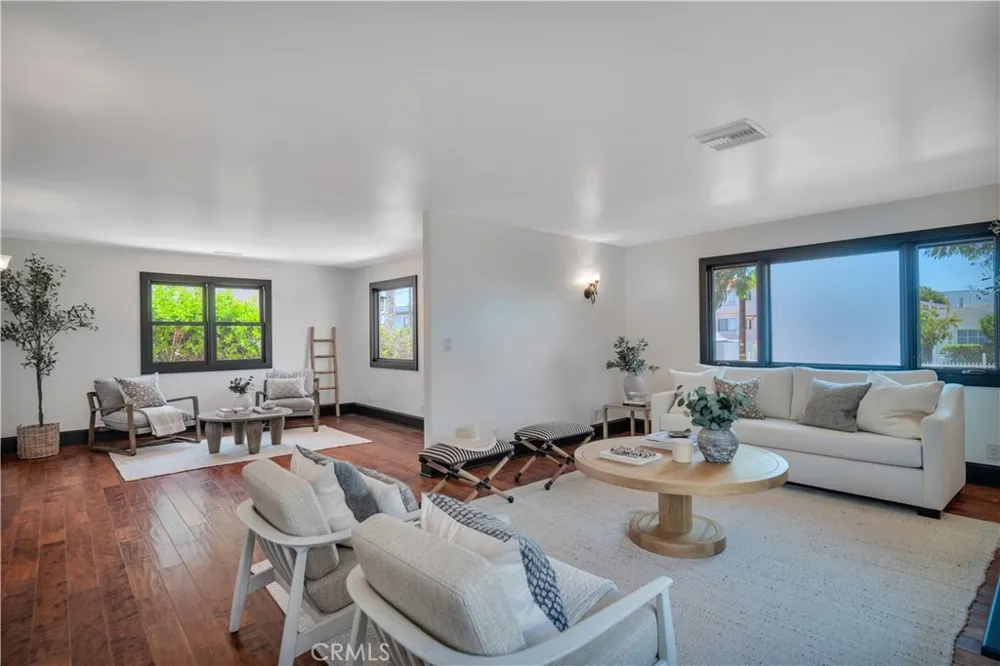 526 W 40th San Pedro, CA 90731