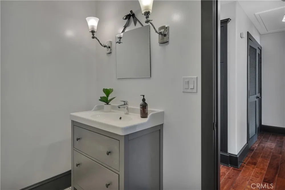 526 W 40th San Pedro, CA 90731