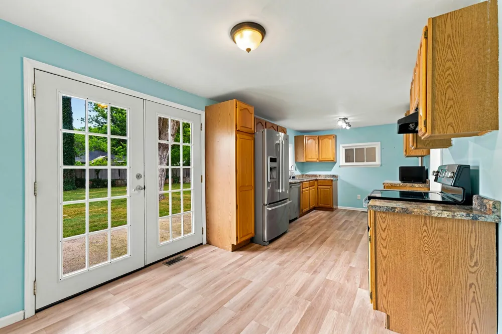 128 Floral Avenue Plainwell, MI 49080