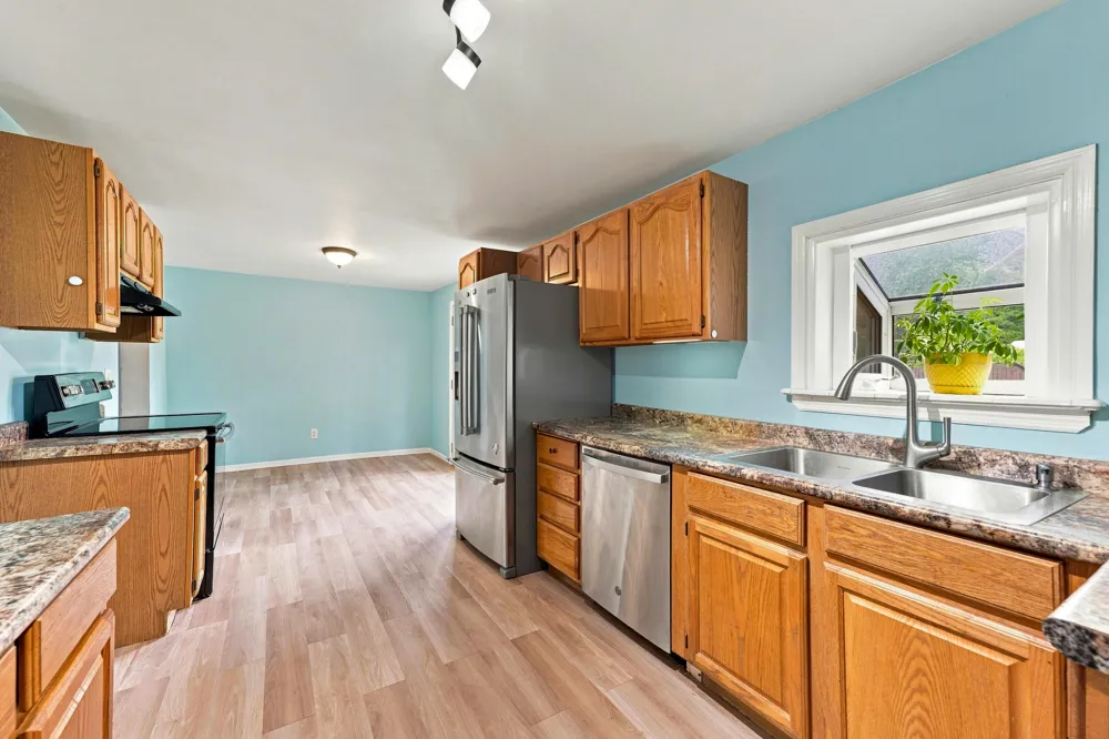 128 Floral Avenue Plainwell, MI 49080