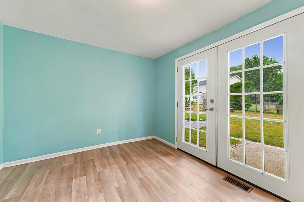128 Floral Avenue Plainwell, MI 49080