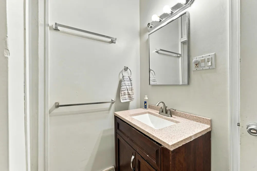 128 Floral Avenue Plainwell, MI 49080