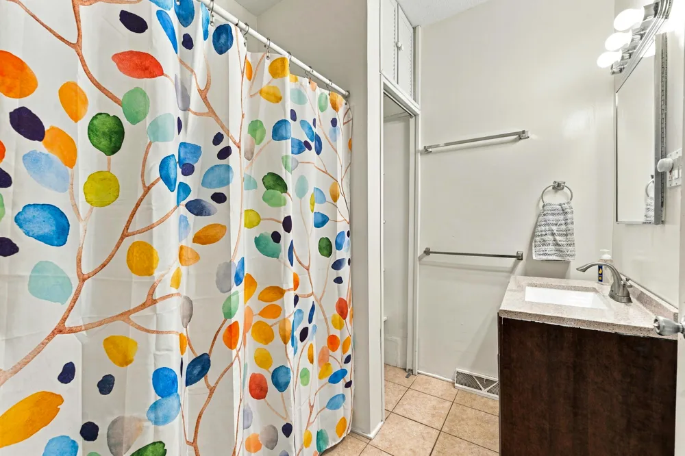 128 Floral Avenue Plainwell, MI 49080
