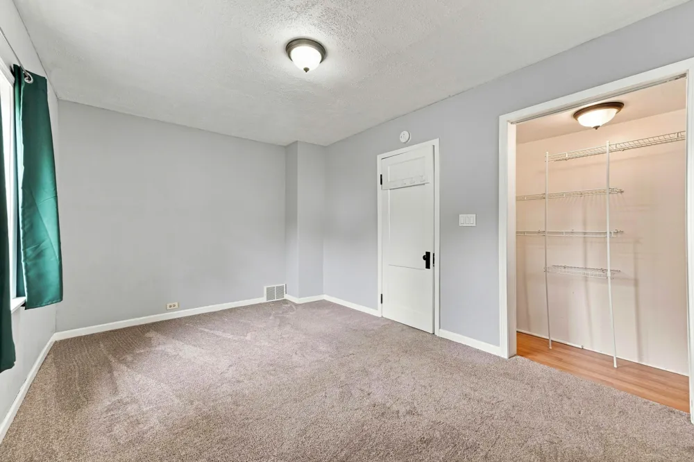 128 Floral Avenue Plainwell, MI 49080