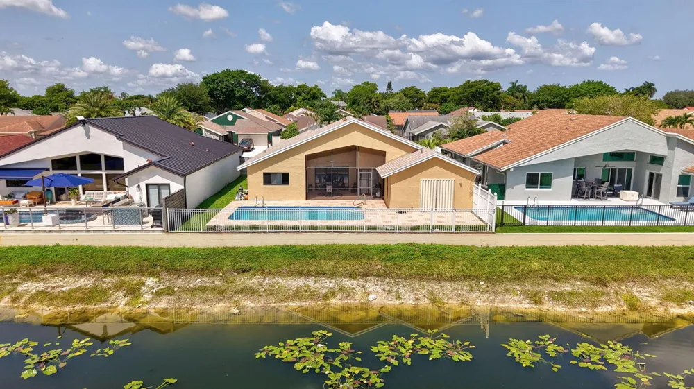 20986 Rustlewood Avenue Boca Raton, FL 33428
