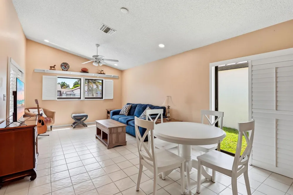 20986 Rustlewood Avenue Boca Raton, FL 33428