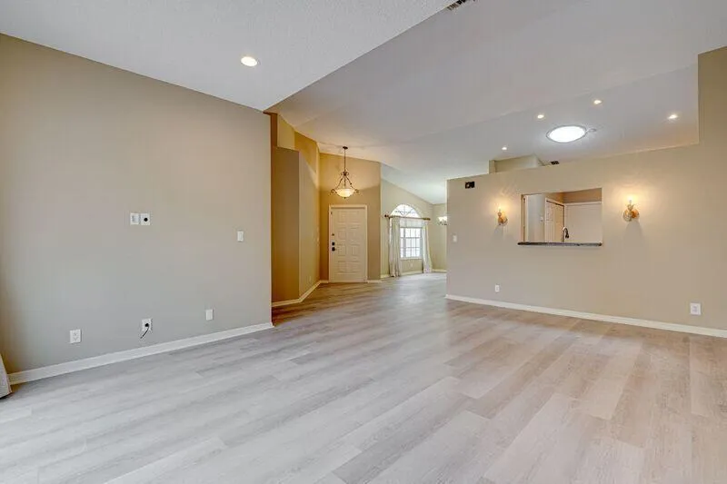6183 FLORAL LAKES DRIVE Delray Beach, FL 33484