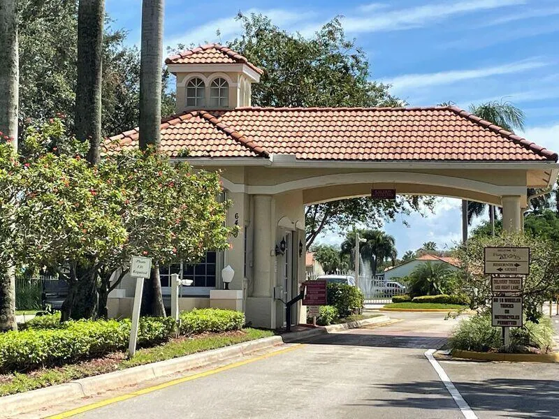 6183 FLORAL LAKES DRIVE Delray Beach, FL 33484