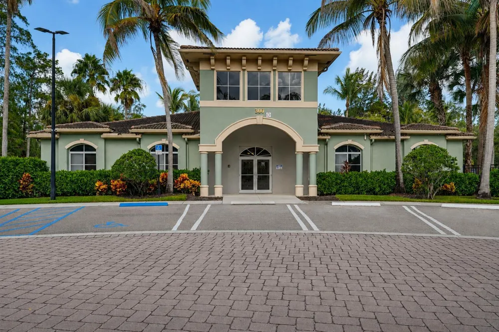 350 CRESTWOOD CIRCLE #306 Royal Palm Beach, FL 33411